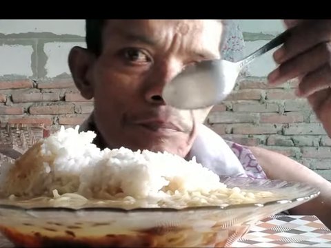 Viral Aksi Yoto Kebo Selalu Mokbang Mi Instan di YouTubenya, Bikin Prihatin Warganet