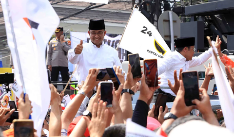 <br>Anies menyebut, saat ini masih banyak yang harus diperbaiki. Di Depok saja kata Anies masih banyak yang harus diperbaiki. 