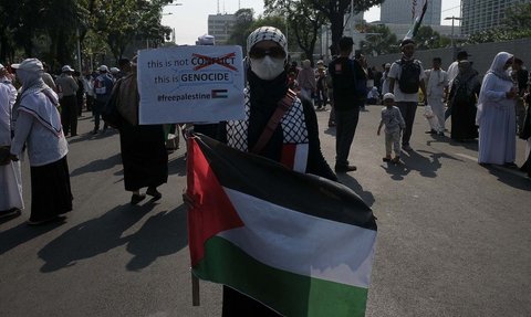 FOTO: Kecam Serangan Israel di Jalur Gaza, Ribuan Orang Ikuti Aksi Bela Palestina di Kedubes AS