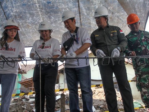 FOTO: Merayakan Hari Sumpah Pemuda dengan Membangun Rumah Layak Huni untuk Warga Berpenghasilan Rendah