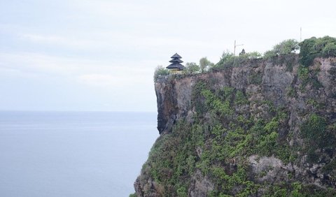 Pura Uluwatu, Penyangga 9 Arah Mata Angin