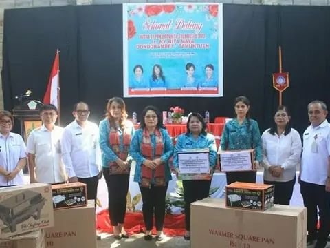 Ketua PKK Sulut Serahkan Bantuan Peningkatan Peran Perempuan di Minahasa Utara