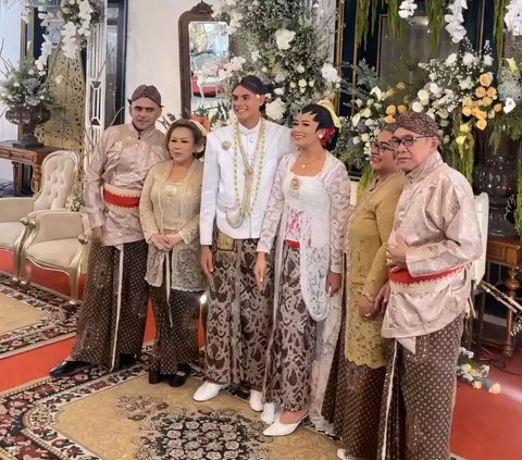 10 Moments of Amanda Gonzales' Wedding Ceremony, Daughter of Christian Gonzales, with Christian Rontini, Enveloped in Javanese Traditional Attire