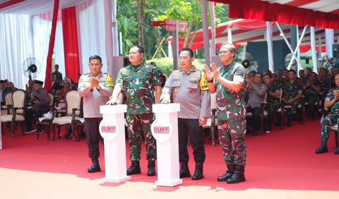 Listyo mengatakan, mari jaga agar pelaksanaan politik di Indonesia menjadi pesta demokrasi yang dirasakan dengan riang gembira walaupun terjadi perbedaan.<br>