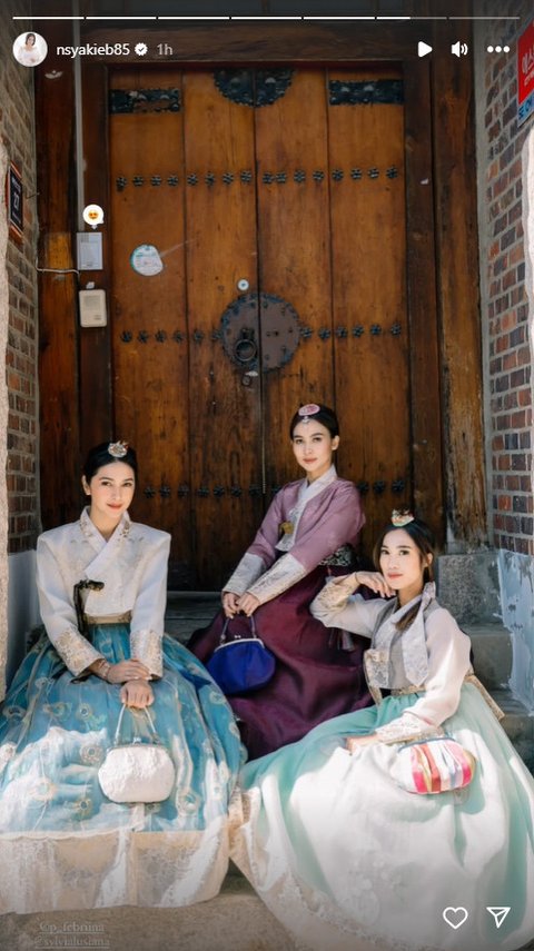 Cantik Banget dengan Vibes ala Putri Kerajaan, Ini Potret Nabila Syakieb Pakai Hanbok di Korea Selatan yang Curi Perhatian