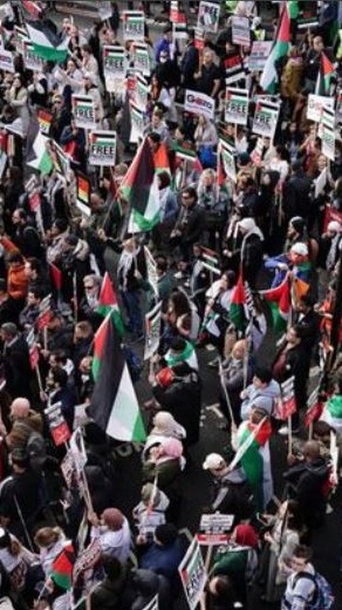 Demo Bela Palestina Terbesar di Inggris, 100.000 Orang Tuntut Israel Hentikan Serangan ke Gaza<br>