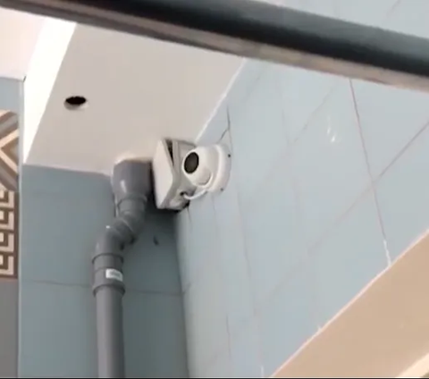 School in Russia Criticized for Installing CCTV in Women's Restrooms, but Some Parents Support It