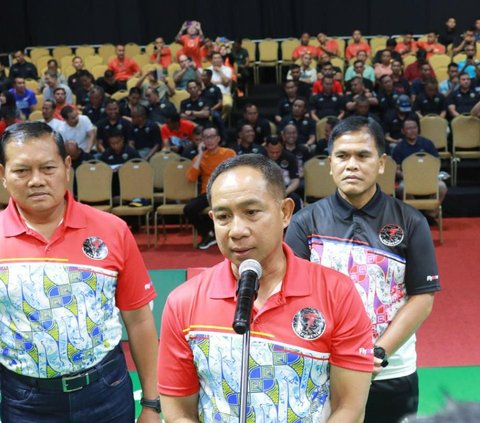 Ketua KPK Firli Bahuri 'Keok' Di tangan Jenderal Dudung Saat Main Bulu Tangkis