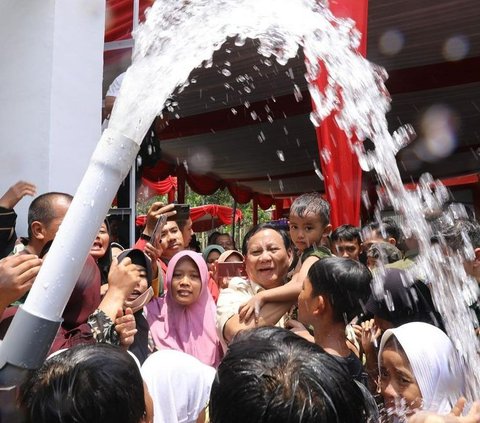 Atasi Kekeringan, Menhan Prabowo Berikan Bantuan 16 Titik Sumur Bor di Jateng