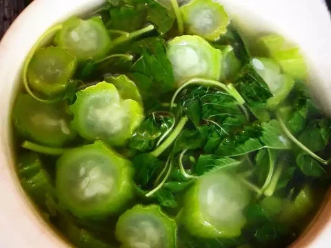 3. Sayur Bayam Oyong