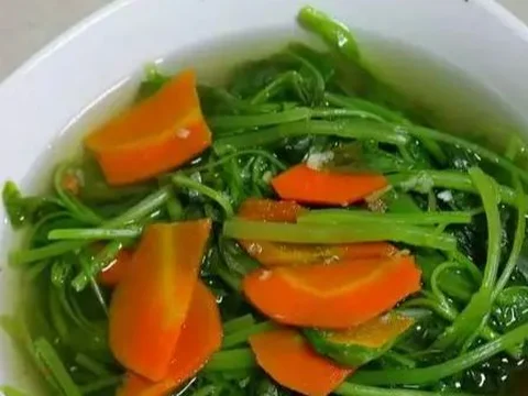 6. Sayur Bayam Bening Bumbu Ulek