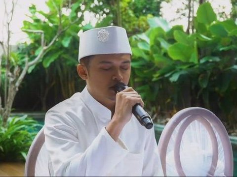 Lepas Status Duda, 8 Foto Pernikahan Dodi Hidayatullah , Sang Istri Bikin Netizen Penasaran!