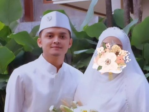 Lepas Status Duda, 8 Foto Pernikahan Dodi Hidayatullah , Sang Istri Bikin Netizen Penasaran!