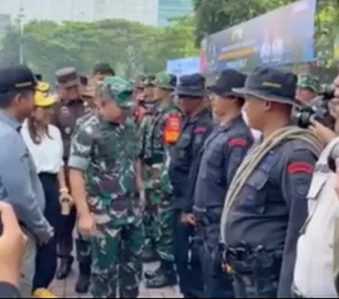 Kasad Jenderal Dudung Periksa Kantong Anggota Brimob Tak Ada Dompet: Enggak Punya Duit Berarti ini?