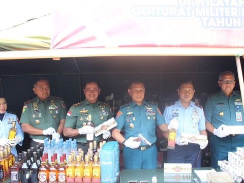 Berkacama Hitam, Jenderal TNI Darah Kopassus Musnahkan Miras Hingga Senpi Kasus Prajurit Nakal