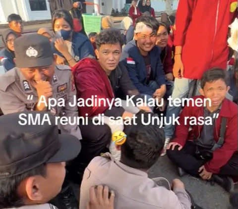 Momen Unik Polisi & Mahasiswa Reuni di Lokasi Unjuk Rasa, Ternyata Teman Satu SMA