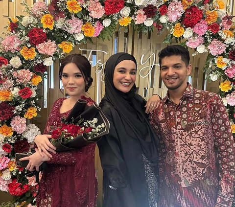 Potret Lamaran Adik Zaskia dan Shireen Sungkar, Sang Kakak Cantik Mempesona