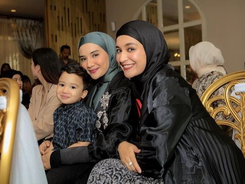 Potret Lamaran Adik Zaskia dan Shireen Sungkar, Sang Kakak Cantik Mempesona