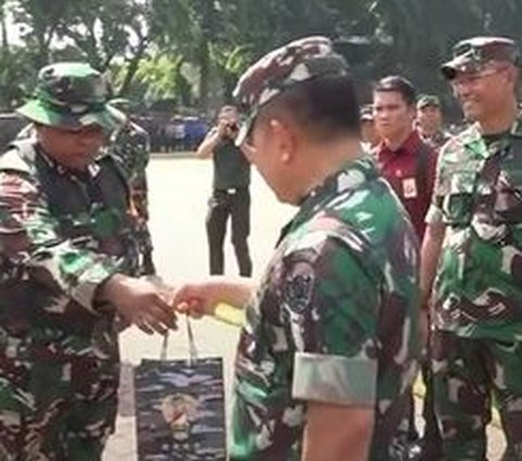 Babinsa ini Langsung Naik Pangkat jadi Peltu Usai Dompetnya Dicek Kasad Dudung