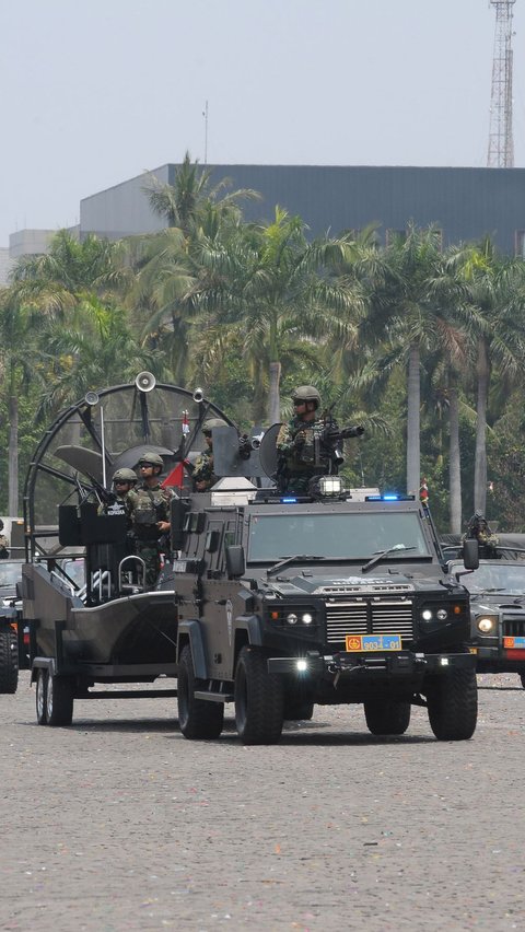 Kemudian pasukan Kopaska juga terlihat dalam barisan gladi bersih yang berlangsung di Monas.