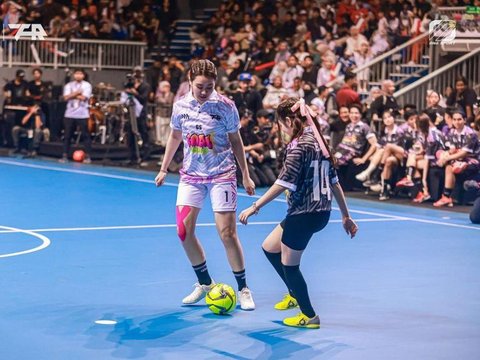 Portrait of Aaliyah Massaid's Futsal Style, Scoring a Goal