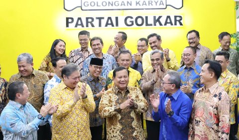 Maka itu, Muzani memandang sebaiknya Prabowo dan Ganjar masing-masing maju sebagai calon presiden dan berkontestasi di Pemilu 2024<br>