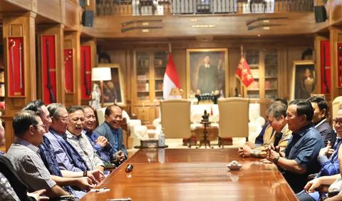 Di dalam survei tersebut, Prabowo masih berada di urutan pertama dengan 39,8 persen. <br>