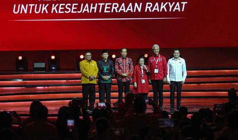 Kendati demikian, Hasto menegaskan, PDIP menyerahkan sepenuhnya kepada Presiden Jokowi perihal reshuffle kabinet.