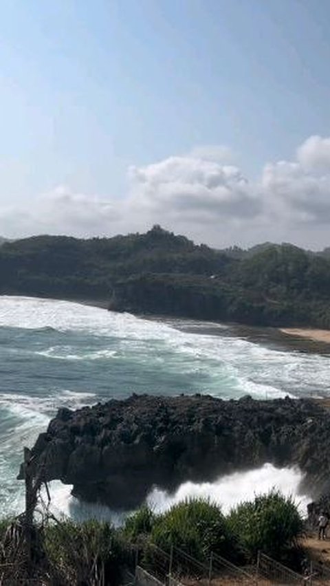 Letaknya Tersembunyi, Ini Pesona Pantai Widodaren Hidden Gem yang Sedang Viral di Gunungkidul