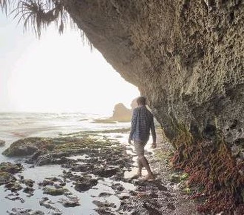 Letaknya Tersembunyi, Ini Pesona Pantai Widodaren Hidden Gem yang Sedang Viral di Gunungkidul