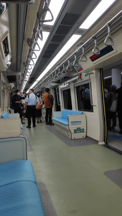 LRT Arah Cibubur Alami Gangguan, Ternyata Ini Penyebabnya