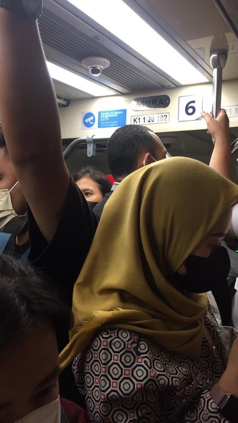 Sempat Alami Gangguan, LRT Arah Cibubur Kembali Normal