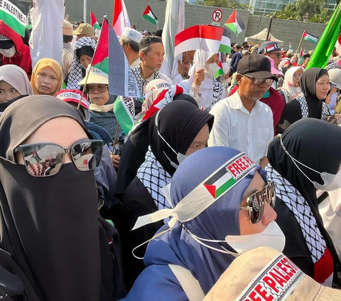 Potret Zaskia Adya Mecca Turun Ke Jalan Demi Palestina: Gak Ada Alasan Buat Diam