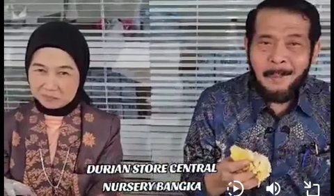 Perekam video yang diduga sebagai pemilik warung durian tampak sengaja merekam Anwar dan Ida untuk meminta testimoni.