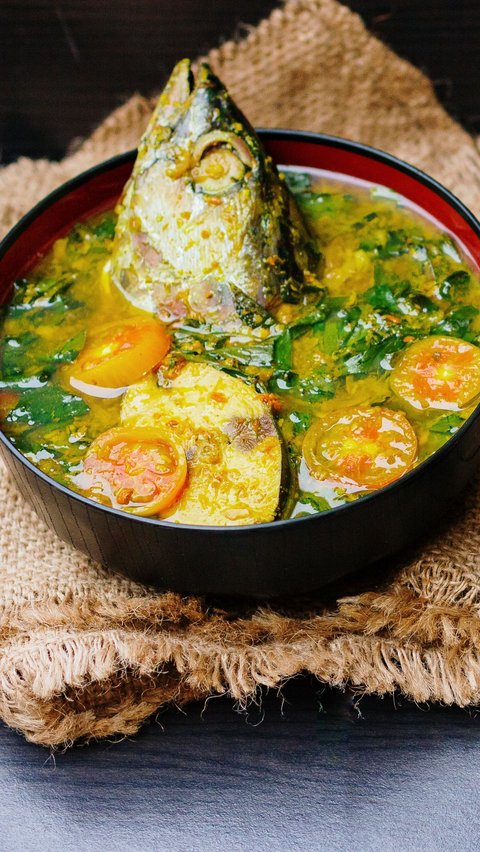 Papeda Fish in Yellow Soup Recipe, Authentic Papua Cuisine