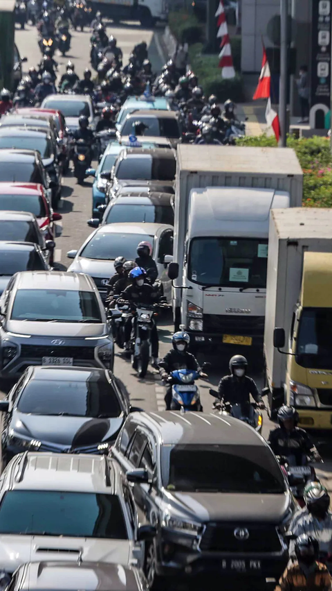 Kemacetan di Jakarta Sebabkan Kerugian Rp65 Triliun, di Surabaya Rp12 Triliun per Tahun