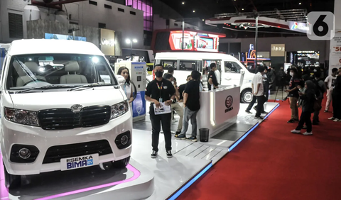 5.  ESEMKA<br><br>Debut Esemka adalah mobil pikap Bima pada 2019. Pikap ini dirakit di pabrik Esemka, Boyolali, Jawa Tengah. Terjual sekitar 300 unit sejak dirilis.<br>Saat ini Esemka punya empat modelterdaftar: Bima 1.2, Bima 1.3, Garuda 1, dan Borneo. Dua model terakhir dikomerialkan.