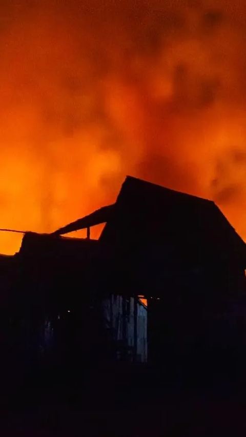 Tragis! Kebakaran di Makassar Tewaskan Ibu dan Anak, Begini Kronologinya<br>