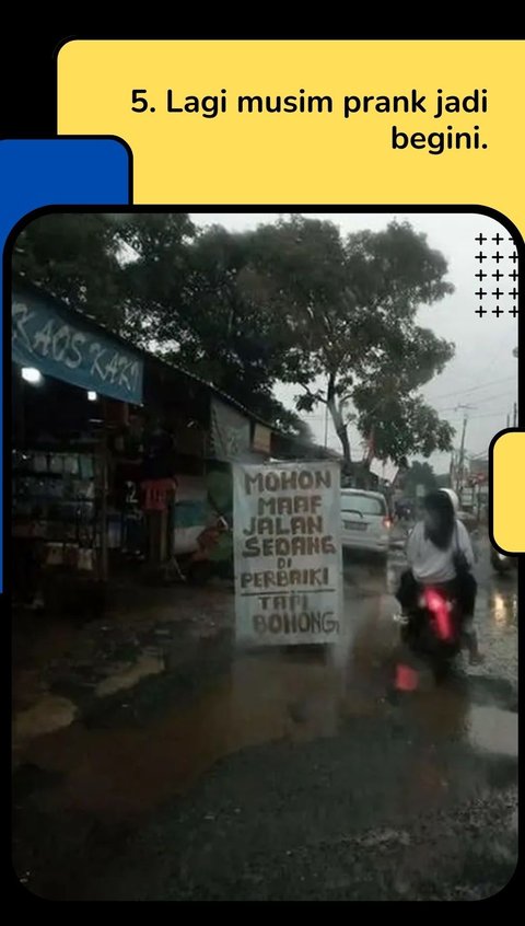 6 Potret Tulisan di Jalan Berlubang Ini Penuh Sindiran Pedas, Sampai Dijadikan Kolam Ikan