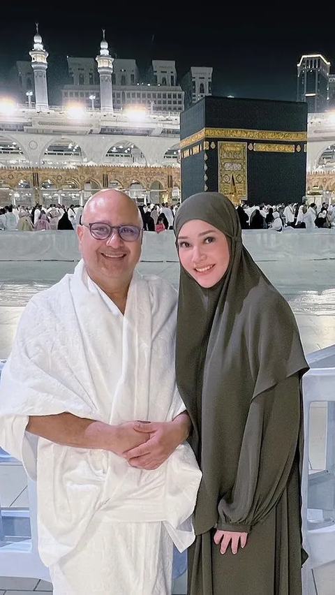 Anniversary Pernikahan ke-5, Maia Estianty Tulis Pesan Manis untuk Irwan Mussry saat Umrah di Tanah Suci 'Terimakasih Selalu Menjadikan Aku Ratumu'