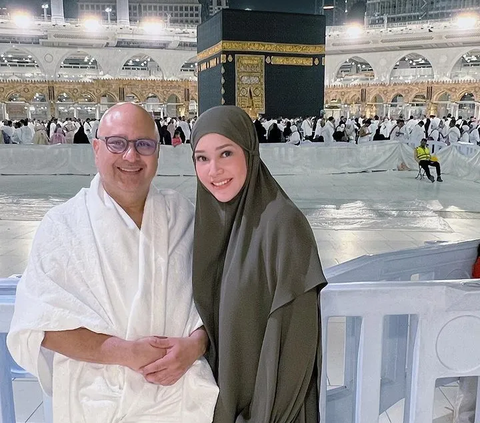 Anniversary Pernikahan ke-5, Maia Estianty Tulis Pesan Manis untuk Irwan Mussry di Tanah Suci 'Terimakasih Selalu Menjadikan Aku Ratumu'