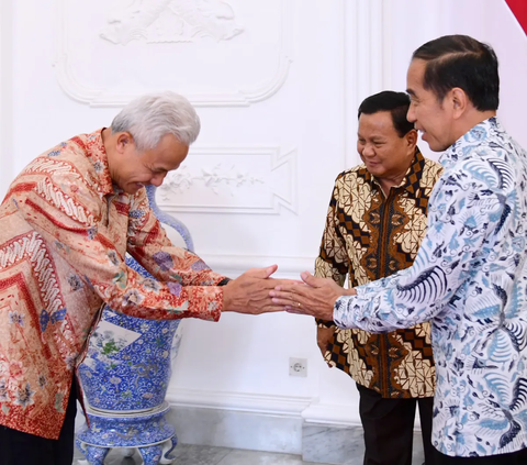 Cuma Anies yang Tak Menunduk saat Bersalaman dengan Presiden Jokowi