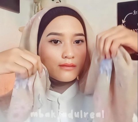 Styling Hijab Segi Empat Tak Monoton dengan Ring, Lihat Tutorialnya