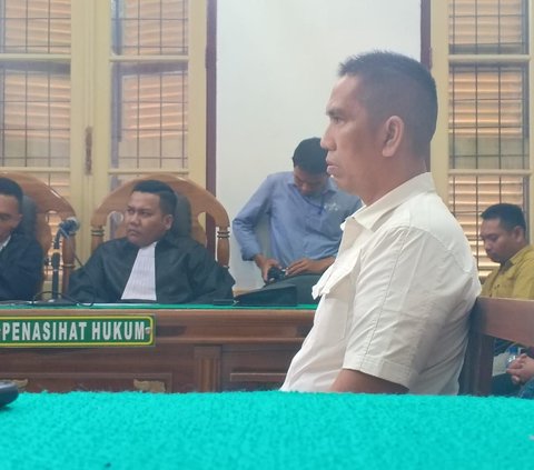 Hakim Vonis Bebas Terkait Kasus Penimbunan Solar Ilegal, AKBP Achiruddin Langsung Sujud Syukur