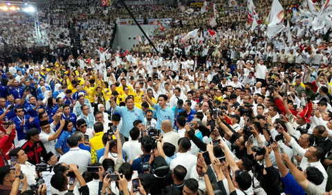 Tak hanya unggul di pemilih yang terafiliasi dengan NU, dalam survei yang sama, Prabowo - Gibran juga berhasil mengandaskan elektabilitas Ganjar - Mahfud MD dan Anies - Muhaimin. <br>