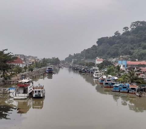 Pesona Warna-warni Jembatan Siti Nurbaya, Tempat Ikonik di Kota Padang