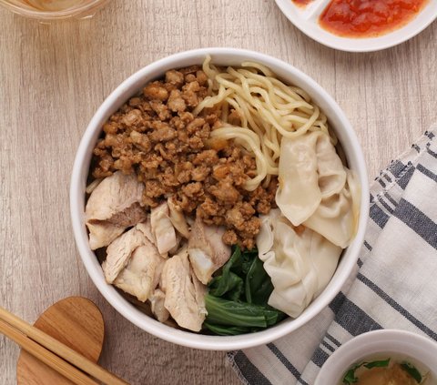 Delicious Chicken Mushroom Noodle Recipe, Spoil Your Beloved's Stomach