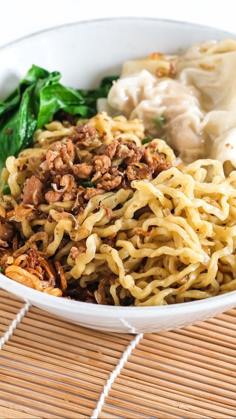 Delicious Chicken Mushroom Noodle Recipe, Spoil Your Beloved's Stomach