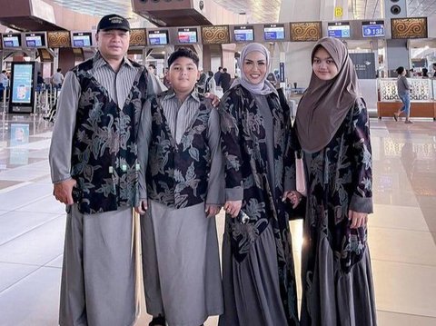 Intip Potret Krisdayanti Berangkat Umrah Bareng Keluarga, Penampilan Amora Bikin Pangling