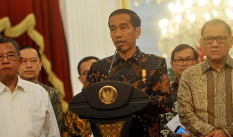 Jokowi berpesan kepada kepala daerah untuk menjaga kerukunan di masyarakat agar suasana tetap kondusif. Dia mengingatkan kepala daerah untuk menyelesaikan masalah-masalah sekecil apa pun di masyarakat.<br>